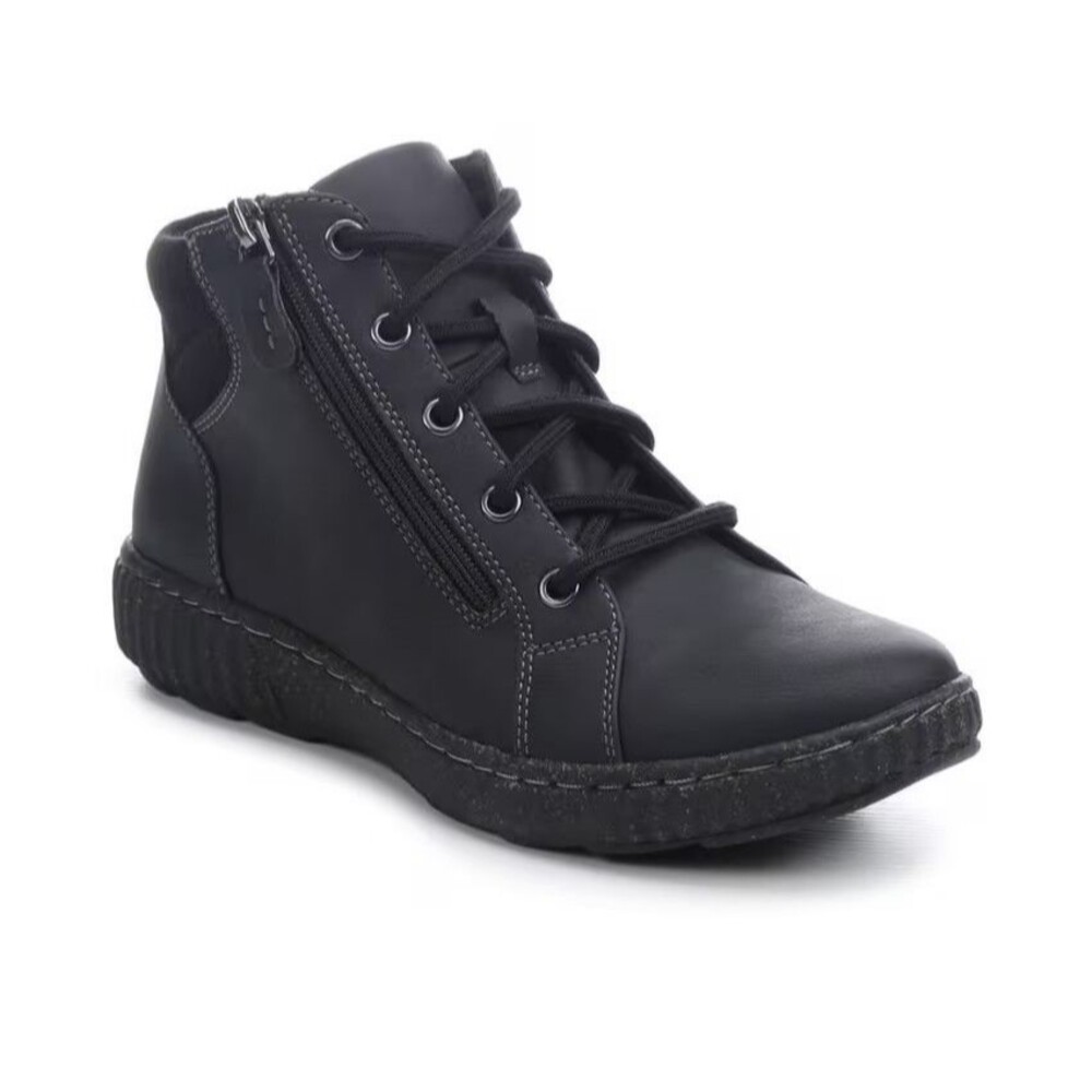 NEW Clarks Carolina Parks Black Ankle Boots Women's Size 7 Leather W/ Box